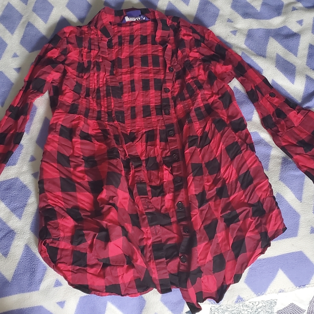 Women's M pink plaid button up shirt